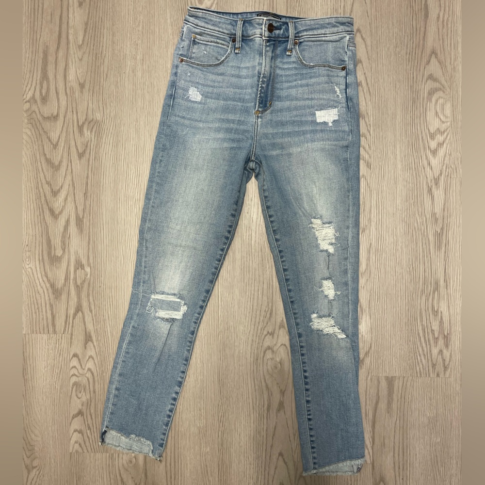 Abercrombie & Fitch Simone High Rise Ankle Jeans - Picture 2 of 4